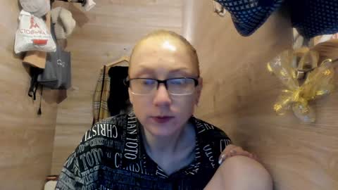 lucky_licky20 online show from December 2024 04:42:02 AM