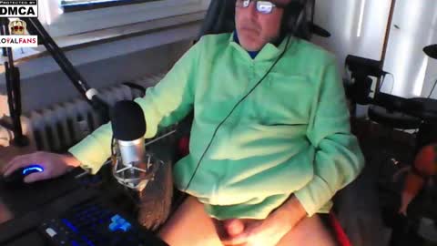        call me  Stefan online show from February 2025 02:57:01 PM