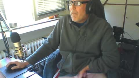        call me  Stefan online show from April 2026 08:02:02 AM