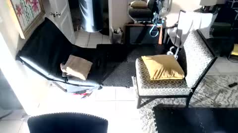 Snapshot of luckyguymf chatting on October 2025 02:56:01 AM justmike online show from October 2025 02:56:01 AM