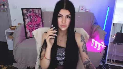 Monika online show from October 2025 08:24:01 AM