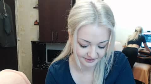 Snapshot of luckyshotgirl chatting on November 2025 12:05:02 PM LuckyShot online show from November 2025 12:05:02 PM