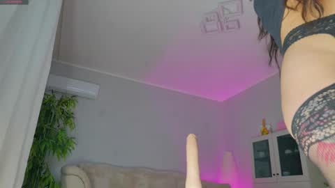 Alice online show from April 2026 07:04:02 PM