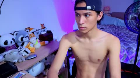 Lu Independent Model online show from September 2025 10:33:02 PM