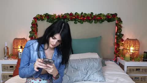 Lucy online show from December 2024 09:11:02 PM