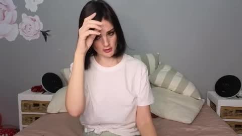 Snapshot of lucy1990xxx chatting on February 2026 09:11:01 PM Lucy online show from February 2026 09:11:01 PM