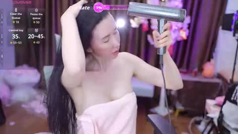 Snapshot of lucy__bb chatting on October 2025 01:19:01 PM Lucy online show from October 2025 01:19:01 PM