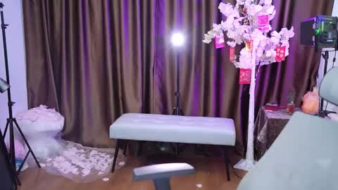 Snapshot of lucy__bb chatting on October 2025 01:28:01 AM Lucy online show from October 2025 01:28:01 AM