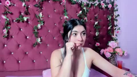 lucy_anal_ online show from June 2026 11:32:01 PM