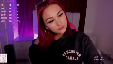 Snapshot of lucy_beatifull chatting on July 2026 08:43:01 AM lucy_beatifull online show from July 2026 08:43:01 AM