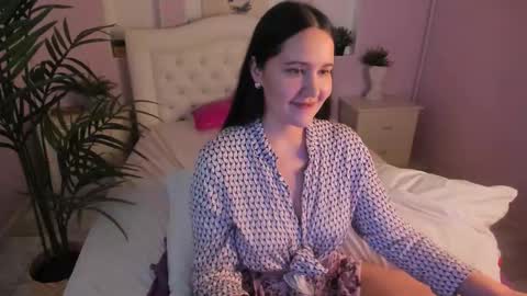 Laura online show from March 2025 03:01:01 AM