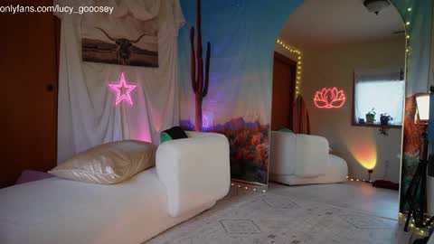 Lucy. online show from September 2025 11:48:02 PM