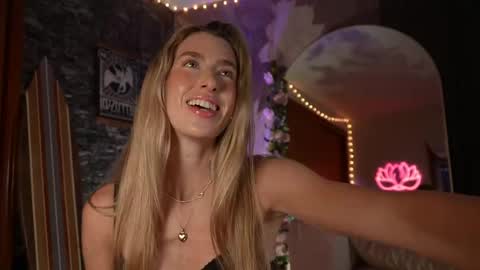 Snapshot of lucy_gooosey chatting on May 2026 03:56:01 AM Lucy. online show from May 2026 03:56:01 AM