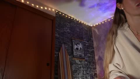 Snapshot of lucy_gooosey chatting on May 2026 04:31:01 AM Lucy. online show from May 2026 04:31:01 AM