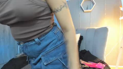 lucy_harris_ online show from February 2025 07:34:02 AM