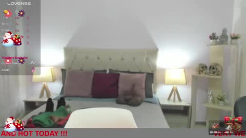 Snapshot of lucy_hot77 chatting on December 2024 09:57:01 PM Lucia online show from December 2024 09:57:01 PM