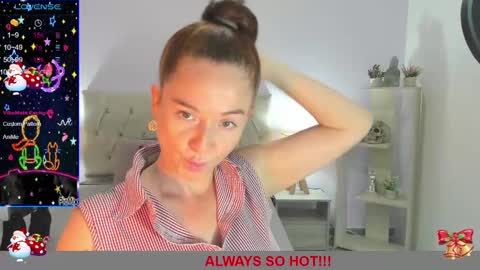 Snapshot of lucy_hot77 chatting on December 2024 09:12:02 PM Lucia online show from December 2024 09:12:02 PM