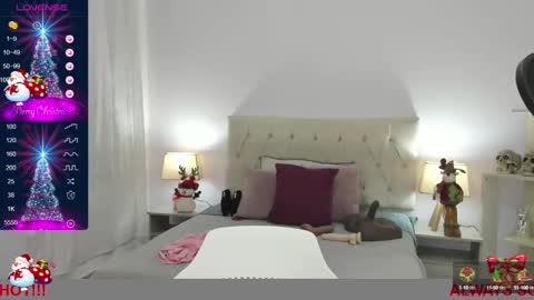 Snapshot of lucy_hot77 chatting on December 2024 10:37:01 PM Lucia online show from December 2024 10:37:01 PM
