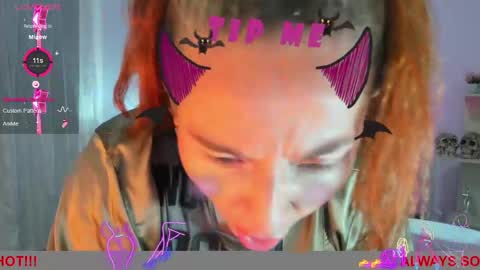 Snapshot of lucy_hot77 chatting on February 2025 01:24:02 AM Lucia online show from February 2025 01:24:02 AM