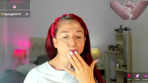 Snapshot of lucy_hot77 chatting on September 2025 07:15:01 PM Lucia online show from September 2025 07:15:01 PM