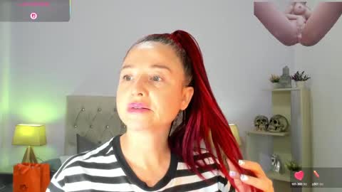 Snapshot of lucy_hot77 chatting on September 2025 05:07:01 PM Lucia online show from September 2025 05:07:01 PM