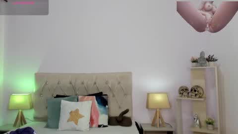 Snapshot of lucy_hot77 chatting on October 2025 09:46:01 PM Lucia online show from October 2025 09:46:01 PM