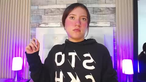 lucy_hs online show from February 2025 04:15:01 AM