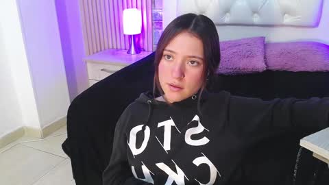 lucy_hs online show from February 2025 07:17:02 AM