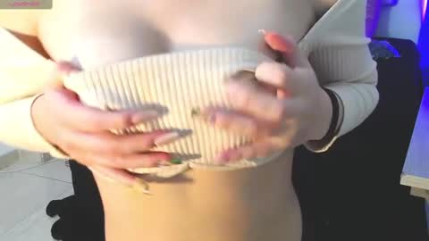 lucy_hs online show from February 2025 04:07:01 AM