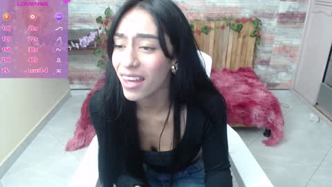 Snapshot of lucy_joi chatting on December 2024 01:40:02 AM Luciana online show from December 2024 01:40:02 AM