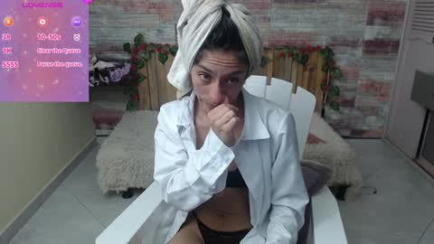 Snapshot of lucy_joi chatting on January 2025 03:00:02 AM Luciana online show from January 2025 03:00:02 AM