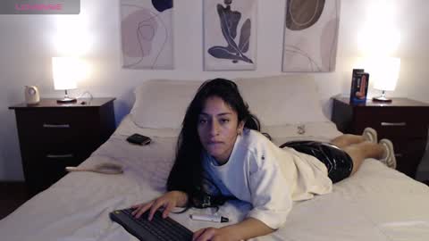 Snapshot of lucy_joi chatting on January 2025 03:18:02 AM Luciana online show from January 2025 03:18:02 AM