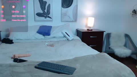 Snapshot of lucy_joi chatting on February 2025 04:35:02 AM Luciana online show from February 2025 04:35:02 AM