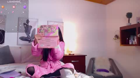 Snapshot of lucy_joi chatting on March 2025 05:09:01 AM Luciana online show from March 2025 05:09:01 AM