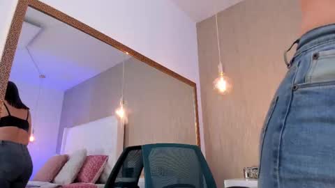 Snapshot of lucy_lu17 chatting on September 2025 01:27:02 PM Lucy online show from September 2025 01:27:02 PM