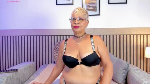 lucy milf online show from November 2025 10:47:02 AM