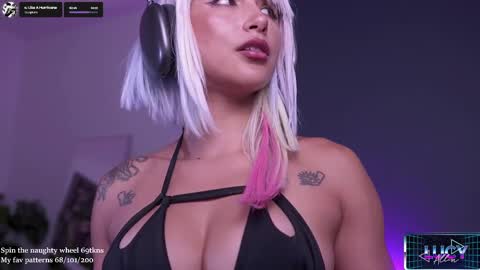 Snapshot of lucyallenx chatting on October 2025 09:12:02 PM Lucy Alien online show from October 2025 09:12:02 PM