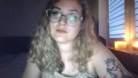 lucyflirt online show from July 2026 06:45:01 PM