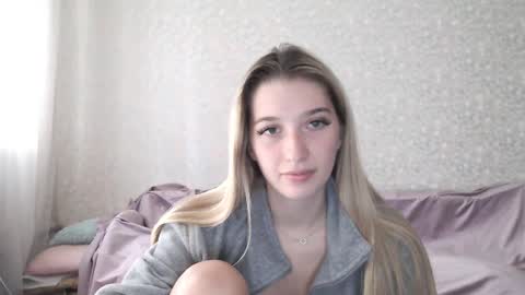 Lucy Ree online show from September 2025 09:33:01 AM