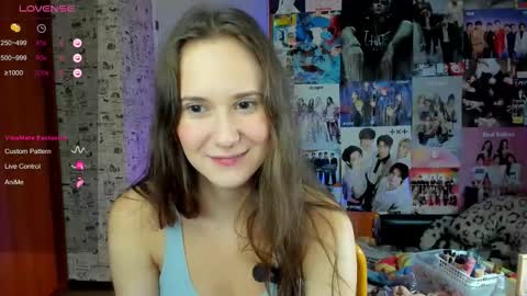 Snapshot of lucyrose33 chatting on September 2025 05:12:02 PM Lucy Rose online show from September 2025 05:12:02 PM