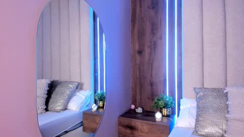 Lucy online show from November 2025 01:47:02 PM