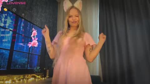 Spider Girl  online show from October 2025 10:49:02 AM