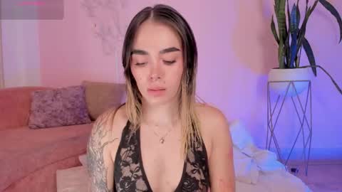 Lucy online show from October 2025 04:38:01 AM