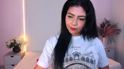 Lucy Wold online show from June 2026 07:42:01 PM