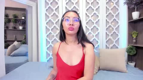 Lucy Liiu online show from March 2025 11:22:02 PM