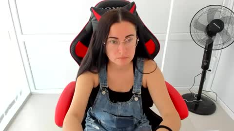 Snapshot of lucyycharm chatting on June 2026 06:23:02 AM Lucy online show from June 2026 06:23:02 AM