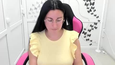 Snapshot of lucyycharm chatting on July 2026 12:40:02 PM Lucy online show from July 2026 12:40:02 PM