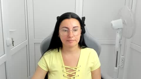 Snapshot of lucyycharm chatting on July 2026 01:17:02 PM Lucy online show from July 2026 01:17:02 PM