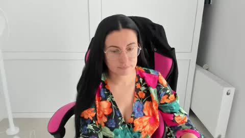 Snapshot of lucyycharm chatting on July 2026 12:53:01 PM Lucy online show from July 2026 12:53:01 PM