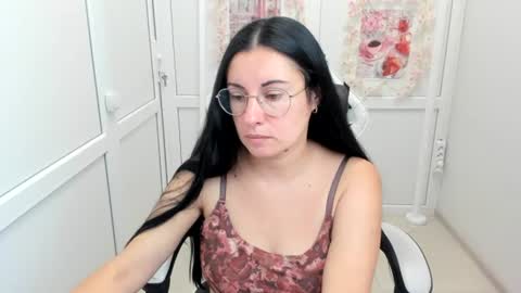 Snapshot of lucyycharm chatting on July 2026 06:29:01 AM Lucy online show from July 2026 06:29:01 AM